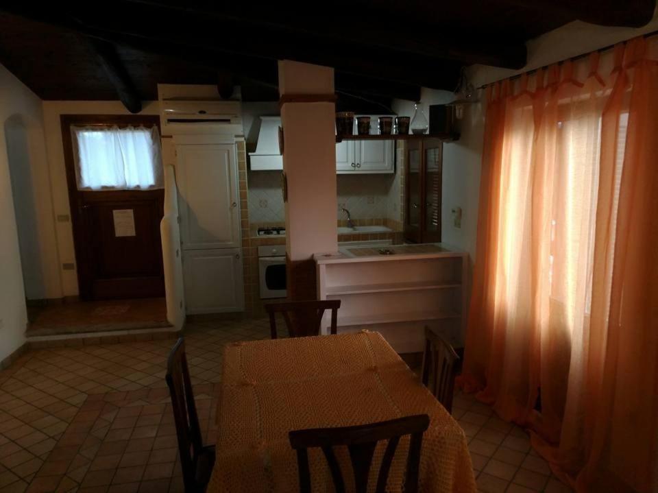 מראטיאה Bed & Breakfast Laino חדר תמונה