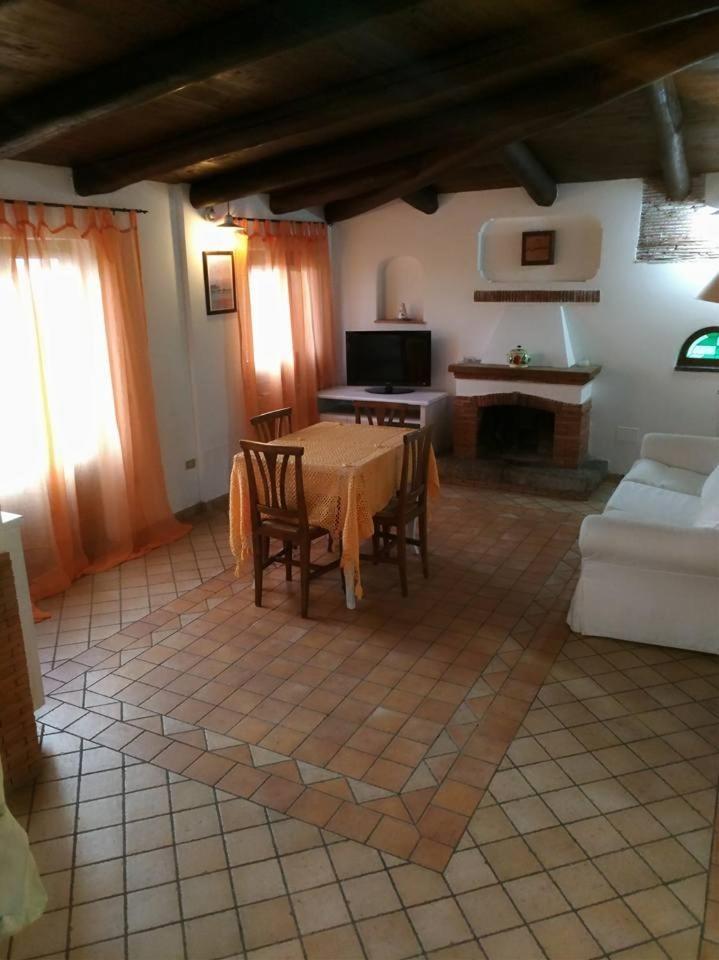 מראטיאה Bed & Breakfast Laino חדר תמונה