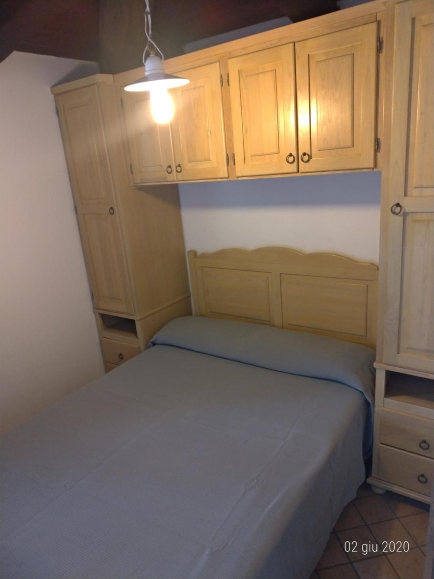 מראטיאה Bed & Breakfast Laino חדר תמונה